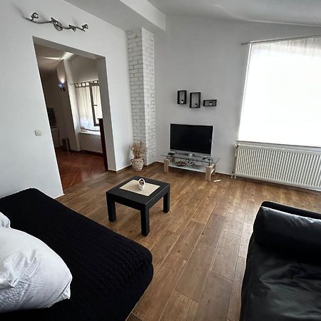 Apartments Petrovic Pirovac Eksteriør billede