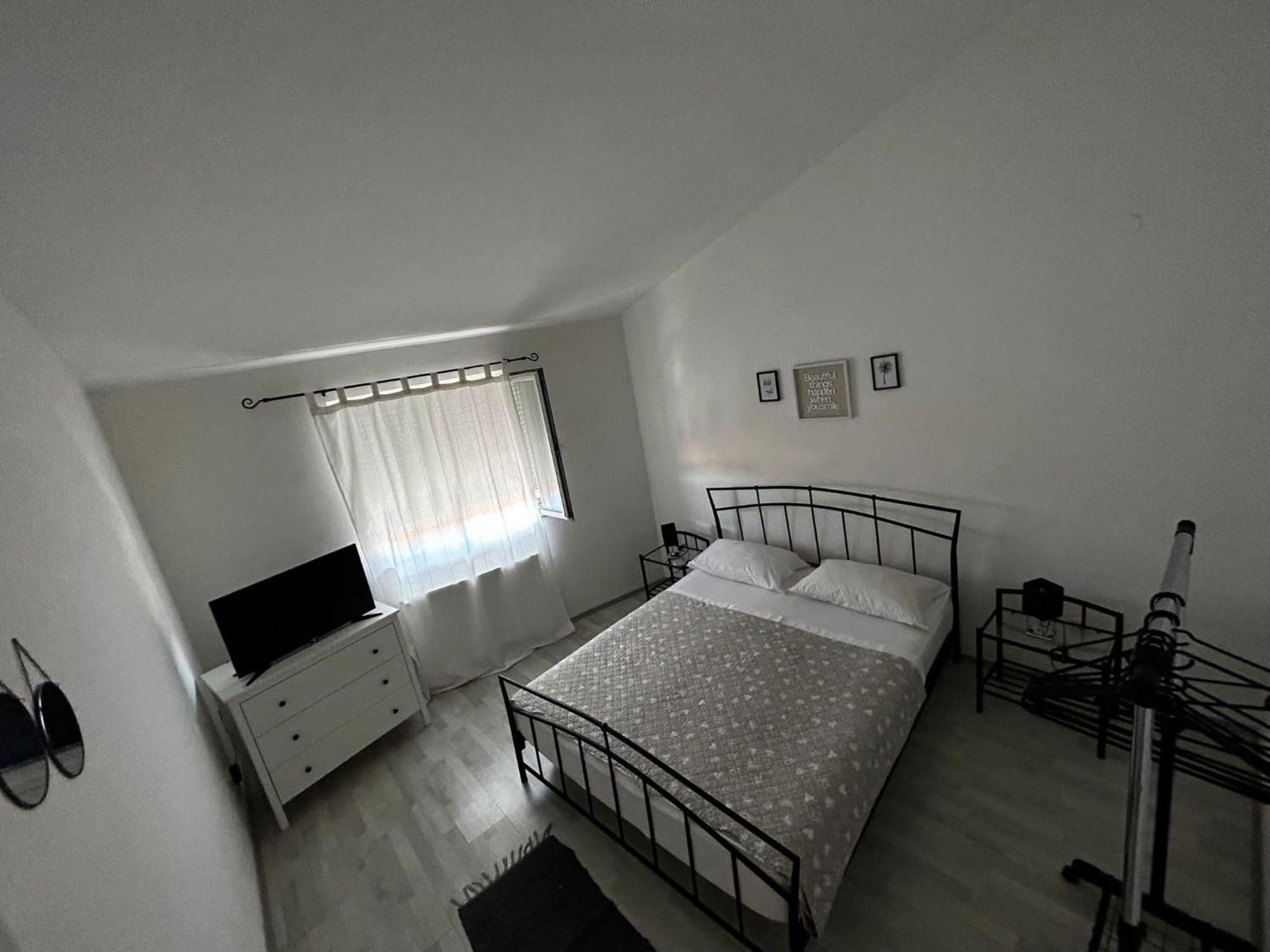 Apartments Petrovic Pirovac Værelse billede